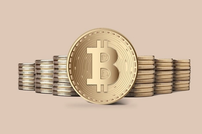 Peter Schiff Claims that Bitcoin Could Crash Below $65K if NASDAQ Enters a Bear Market