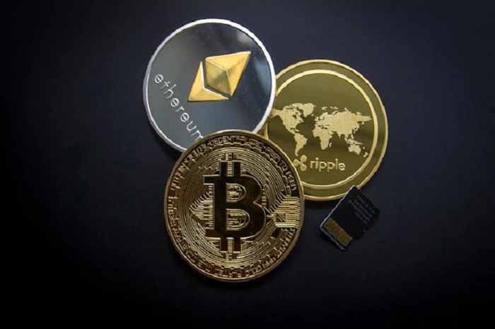 Bitcoin, Ethereum declines, XRP eyes Recovery as Kamala Harris' Election odds Improve
